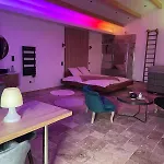 Love Room Apartment