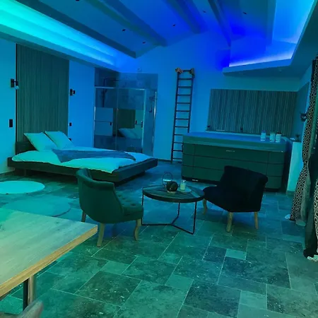 Apartment Love Room *