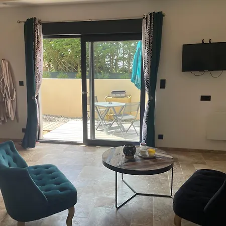 Apartment Love Room Paizay-le-Chapt